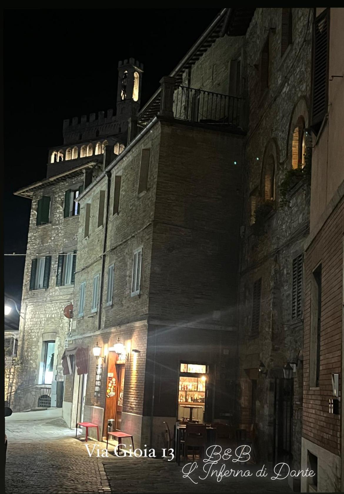 L'Inferno Di Dante Bed and Breakfast Gubbio Esterno foto